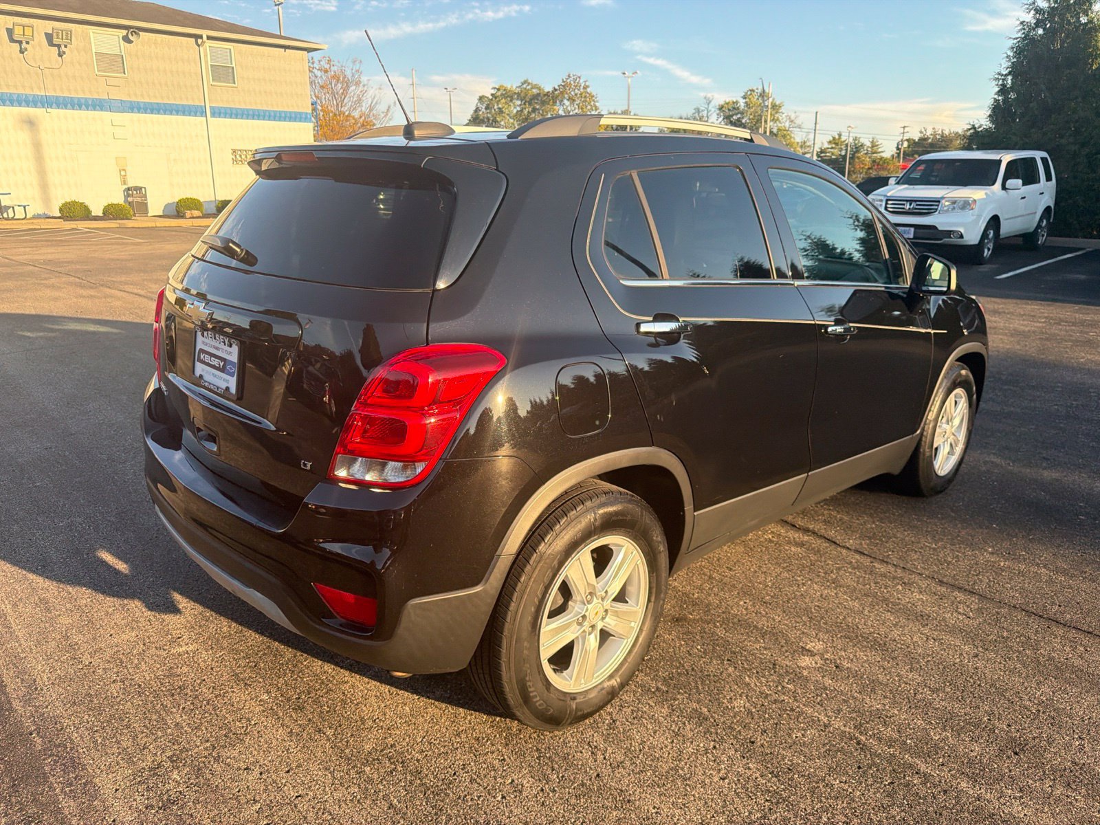 Used 2019 Chevrolet Trax LT w/ LT Convenience Package FWD image 5