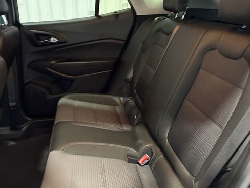 Used 2025 Chevrolet Trax LT image 30