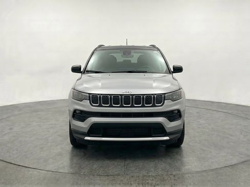 Used 2025 Jeep Compass Limited AWD/4WD image 2