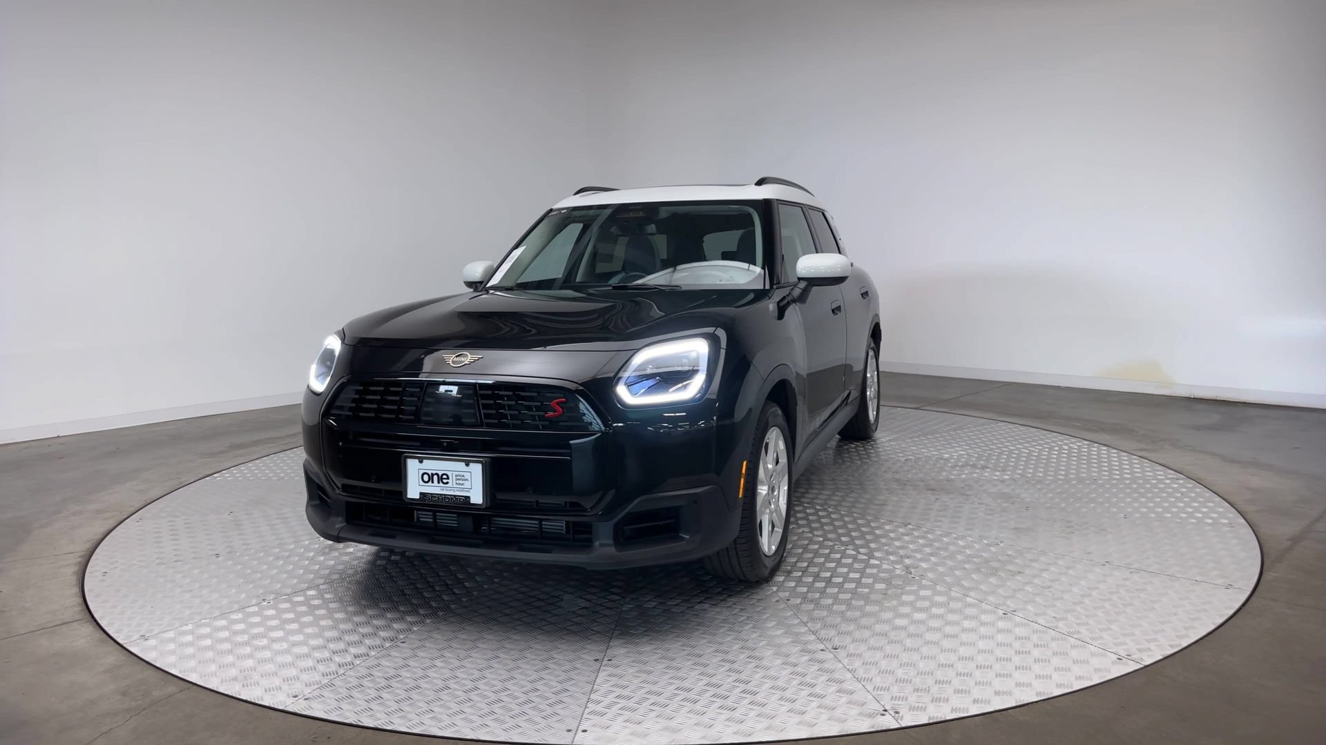 Certified 2025 MINI Cooper Countryman S w/ Comfort Package Max AWD/4WD image 3
