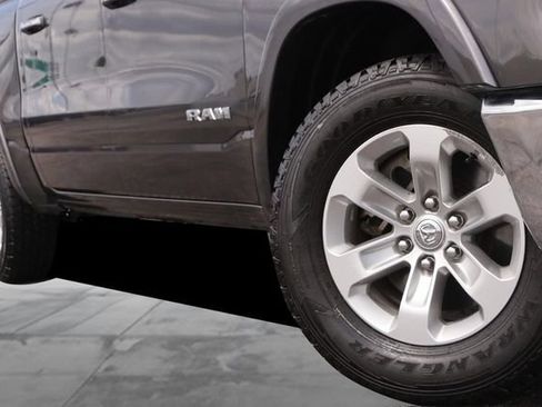 Used 2022 RAM 1500 Laramie AWD/4WD image 3