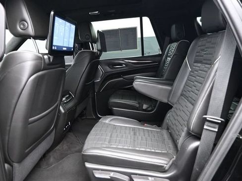 Used 2021 Cadillac Escalade Premium Luxury Platinum RWD image 11