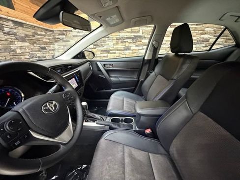 Used 2017 Toyota Corolla SE w/ Carpet Mat Package (TMS) FWD image 13