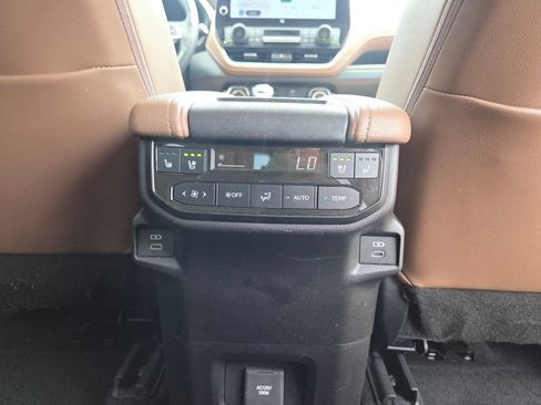 Used 2025 Toyota Grand Highlander AWD image 38
