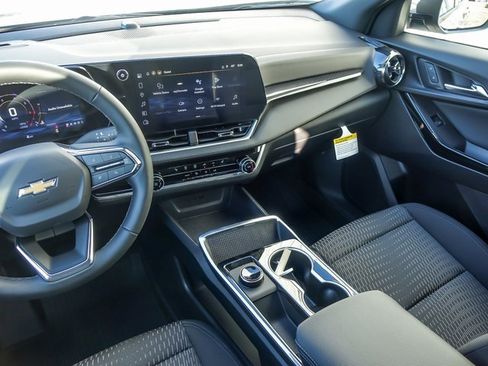 New 2026 Chevrolet Equinox LT w/ LPO, Floor Liner Package image 17