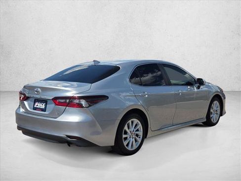 Used 2024 Toyota Camry LE FWD image 5
