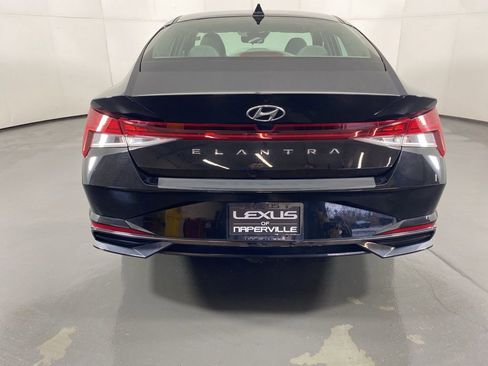 Used 2022 Hyundai Elantra SEL w/ Convenience + Premium Package image 7