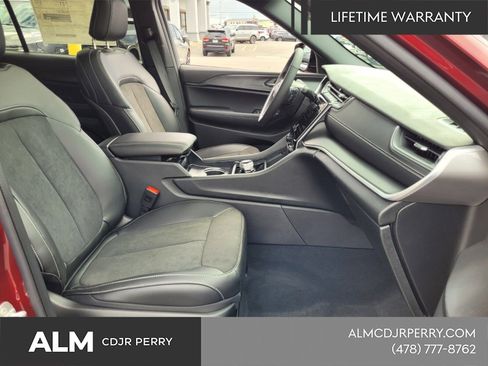 New 2025 Jeep Grand Cherokee L Altitude AWD/4WD image 15