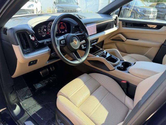 Used 2026 Porsche Cayenne S AWD/4WD image 6