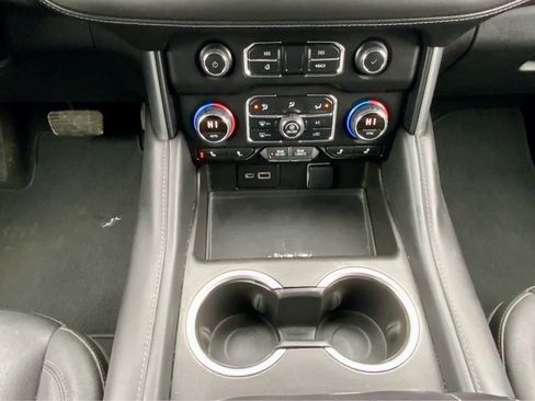 Used 2022 Chevrolet Tahoe LT w/ Luxury Package image 43