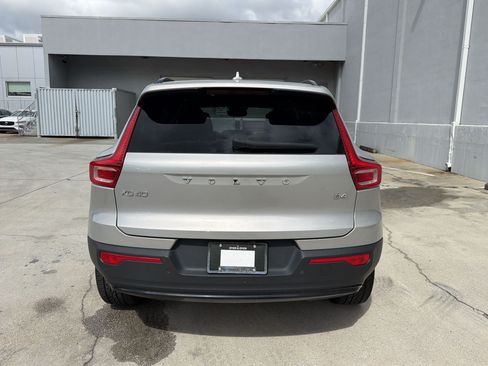 Used 2023 Volvo XC40 B4 Plus w/ Protection Package Premier FWD image 10