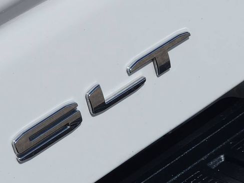 Used 2025 GMC Sierra 1500 SLT RWD image 11