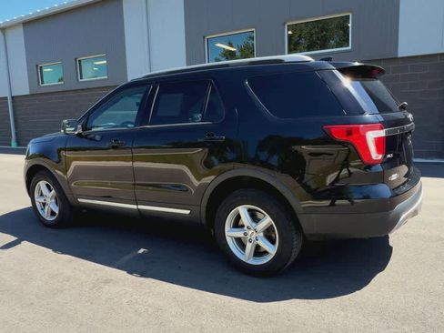 Used 2016 Ford Explorer XLT w/ Equipment Group 202A AWD/4WD image 6