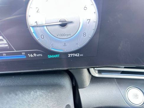 Used 2025 Hyundai Elantra SEL image 41