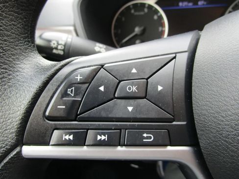 Used 2024 Nissan Altima 2.5 SV FWD image 17