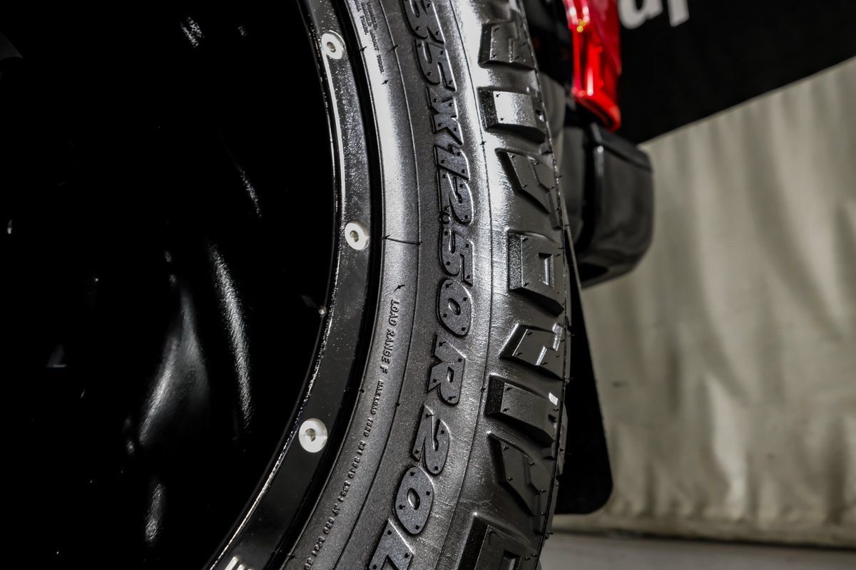 Used 2020 Ford F350 Platinum w/ FX4 Off-Road Package AWD/4WD image 60