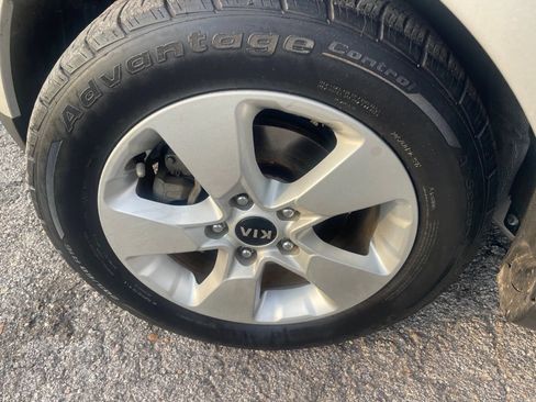 Used 2019 Kia Soul FWD image 8