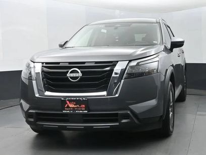 Used 2024 Nissan Pathfinder SV