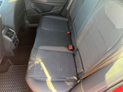 Used 2024 Volkswagen Taos SE image 6