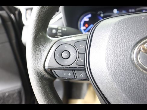 Used 2025 Toyota RAV4 XLE image 25