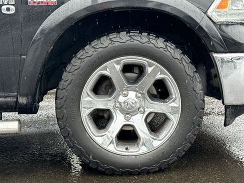 Used 2017 RAM 1500 Laramie w/ Convenience Group image 9