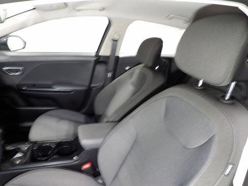 Used 2025 Kia K4 FWD image 10