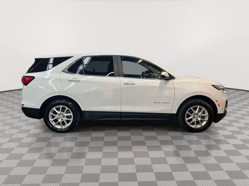 Used 2024 Chevrolet Equinox LT FWD image 2