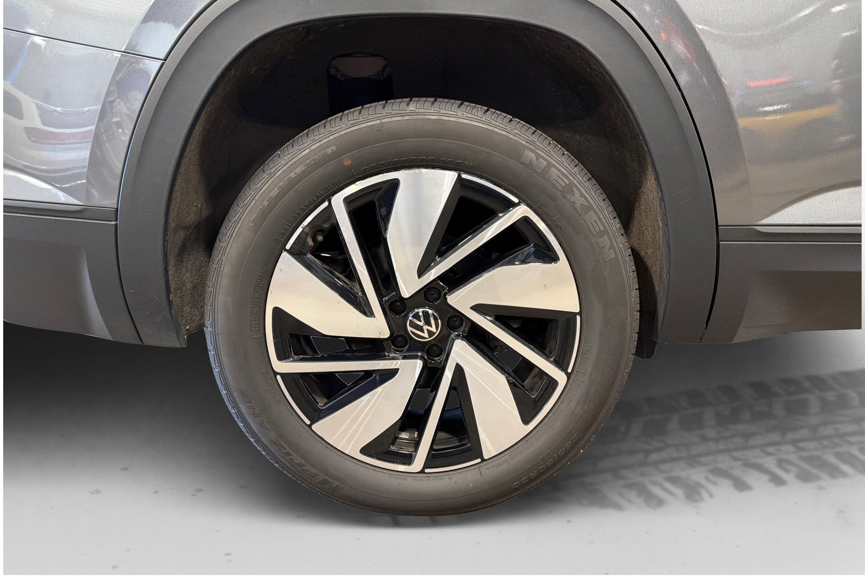 Used 2025 Volkswagen Atlas SE FWD image 49