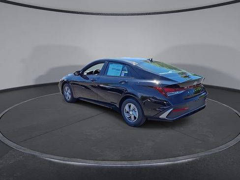 New 2026 Hyundai Elantra SE FWD image 7