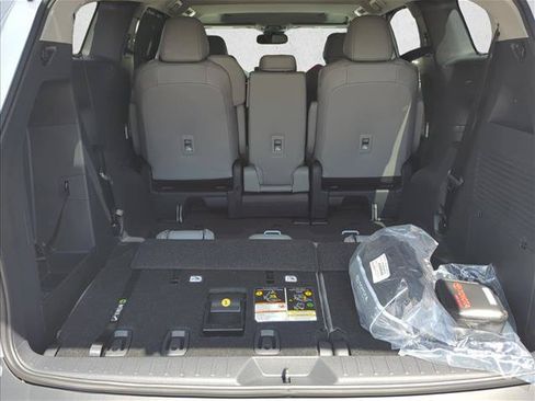 New 2026 Toyota Sienna XLE FWD image 9