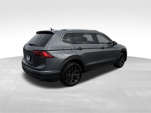 Used 2024 Volkswagen Tiguan SE image 5