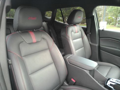Certified 2024 Chevrolet Trax RS w/ Driver Confidence Package FWD image 17