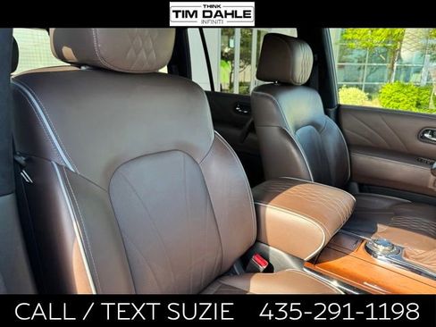 Used 2017 INFINITI QX80 Limited AWD/4WD image 25