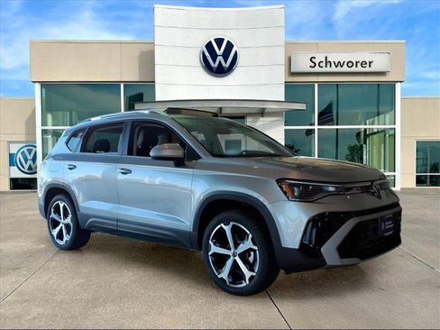 New 2025 Volkswagen Taos SEL image 5