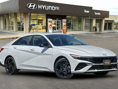 New 2026 Hyundai Elantra SEL Sport Premium FWD image 2