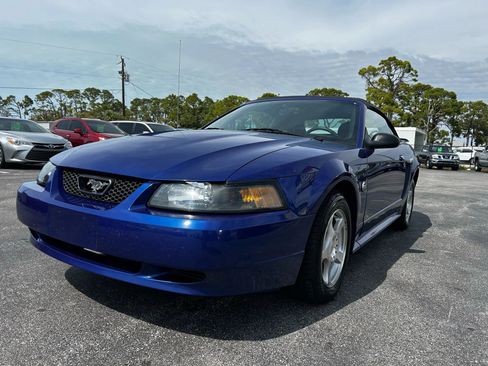 Used 2004 Ford Mustang Deluxe Convertible image 19