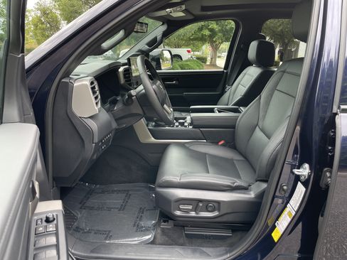 Used 2025 Toyota Tundra Limited AWD/4WD image 15