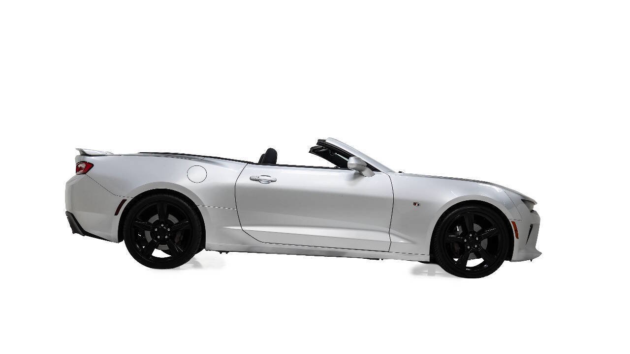 Used 2017 Chevrolet Camaro SS RWD image 5