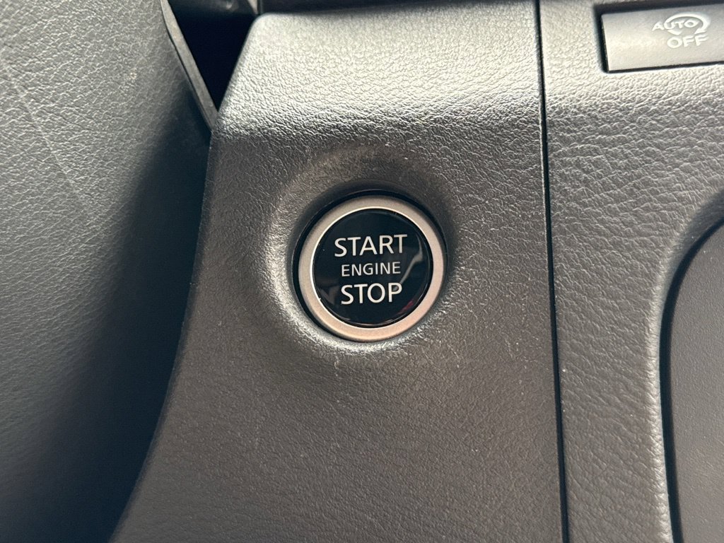 Used 2025 Nissan Frontier SV RWD image 17