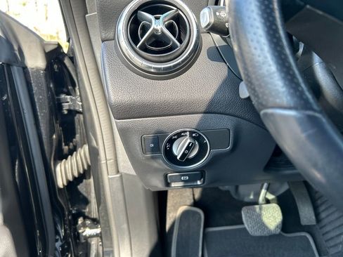 Used 2019 Mercedes-Benz CLA 250 4MATIC image 21