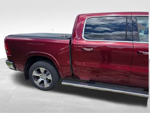Used 2019 RAM 1500 Laramie AWD/4WD image 5
