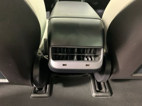 Used 2020 Tesla Model 3 Long Range AWD/4WD image 29