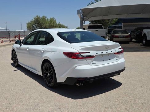 Used 2025 Toyota Camry SE FWD image 6