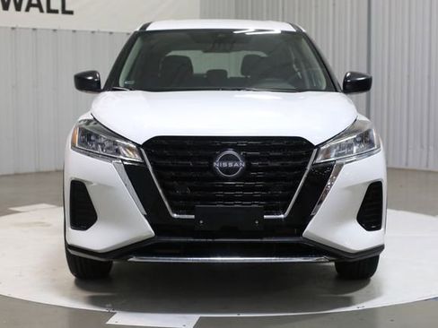 New 2025 Nissan Kicks Play S w/ Interior Electronics Package image 3