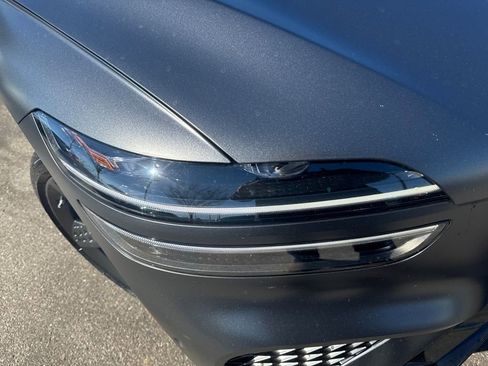 Used 2024 Genesis GV70 2.5T w/ Sport Prestige Package image 36