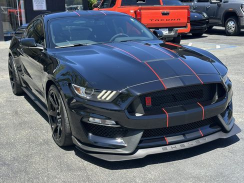 Used 2018 Ford Mustang Shelby GT350R w/ GT350R Equipment Group 920A RWD image 6