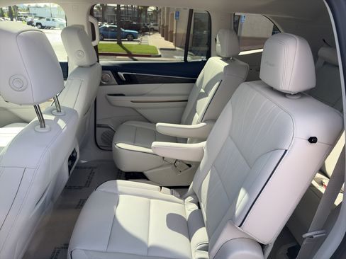 New 2026 Buick Enclave Avenir FWD image 11