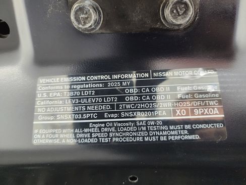 Used 2025 Nissan Pathfinder SV image 19