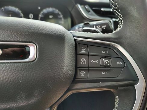 Used 2025 Jeep Grand Cherokee L Altitude AWD/4WD image 15