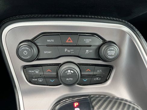 Used 2022 Dodge Challenger GT w/ Driver Convenience Group image 15